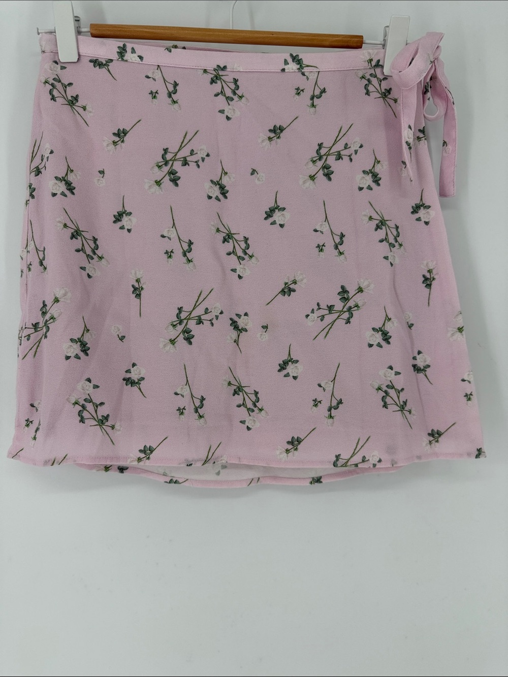 Aritzia Sunday Best Pink Floral Wrap Mini Skirt Size Small Cottagecore